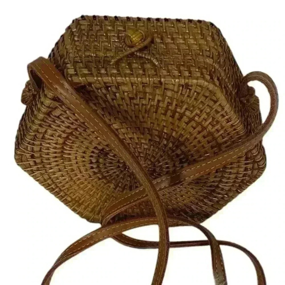 Rattan Crossbody Bag - Picture 8 of 9